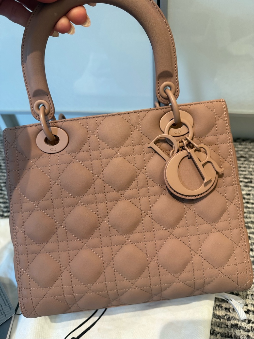Dior LADY Dior medium ultra matte Cannage quilted calfskin handbag - Picture 3 of 16